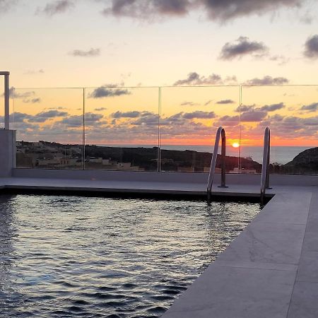Anici Crt Penthouse 4 - With Private Rooftop Pool Victoria Exterior photo