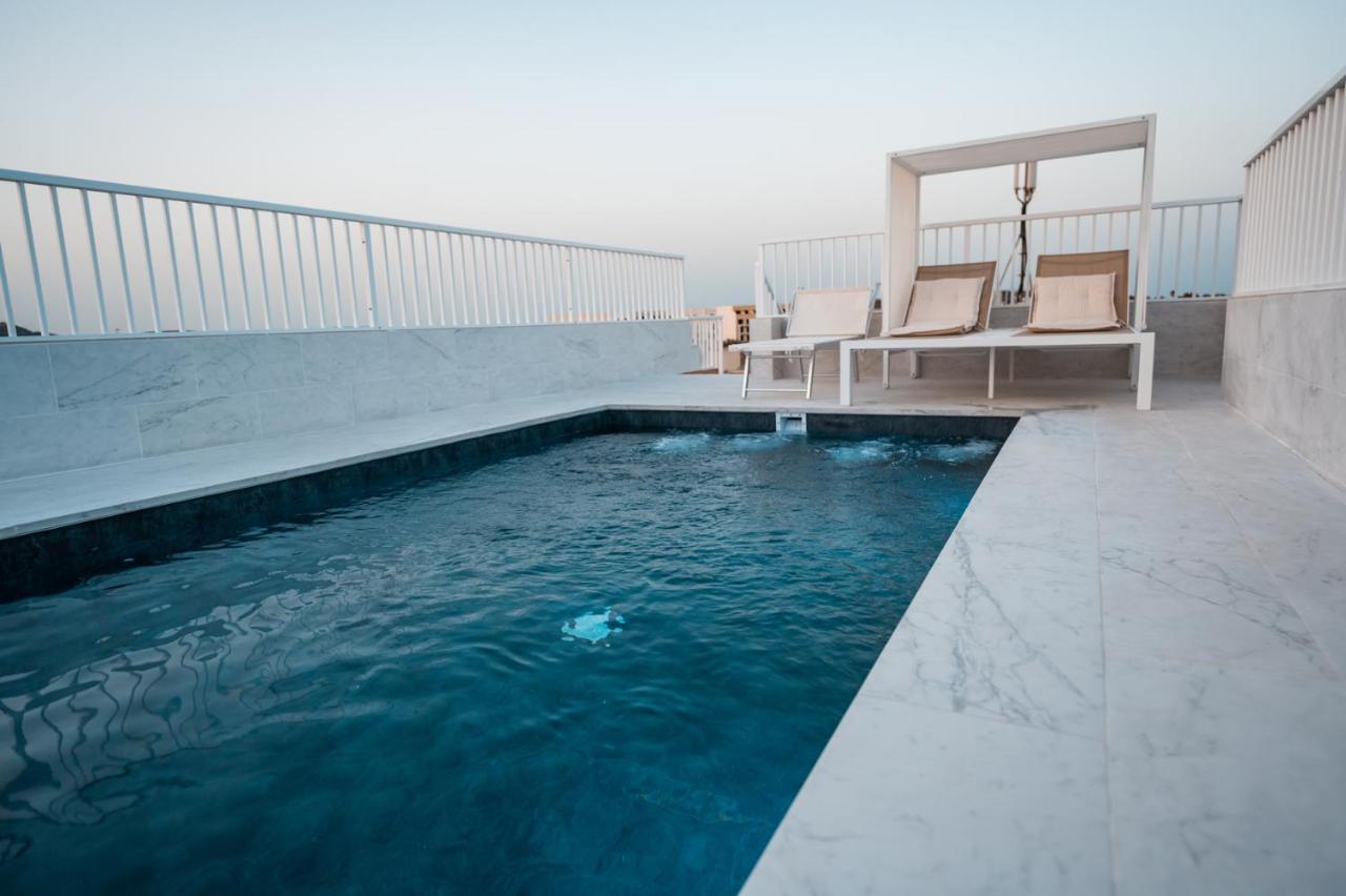 Anici Crt Penthouse 4 - With Private Rooftop Pool Victoria Exterior photo