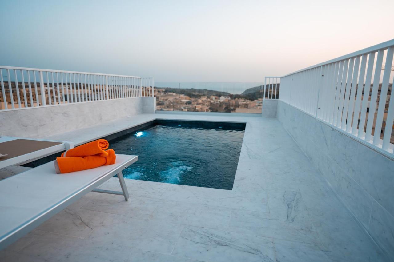 Anici Crt Penthouse 4 - With Private Rooftop Pool Victoria Exterior photo