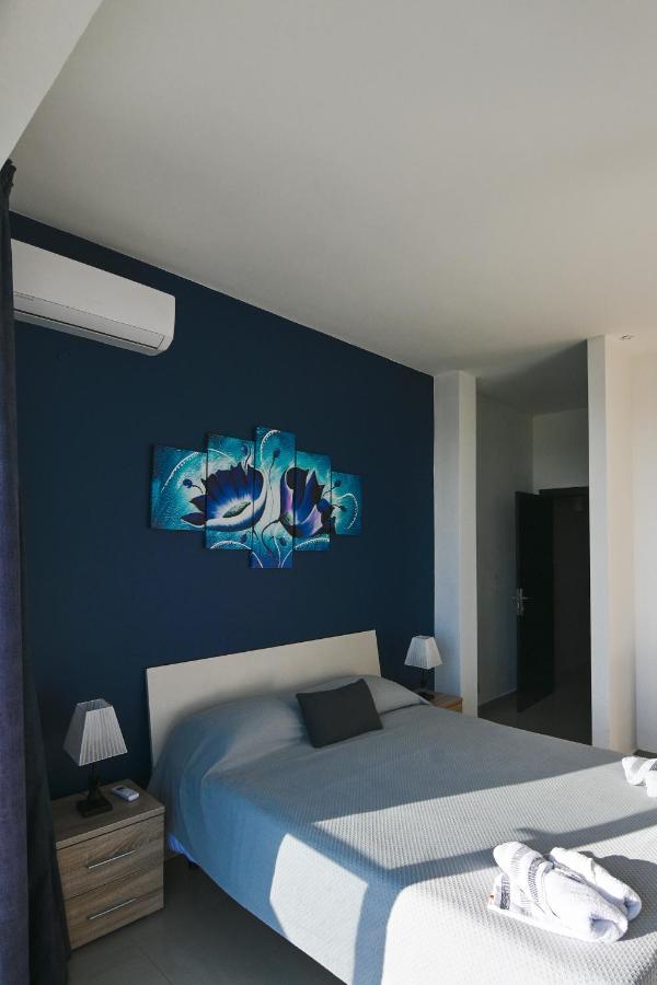 Anici Crt Penthouse 4 - With Private Rooftop Pool Victoria Exterior photo