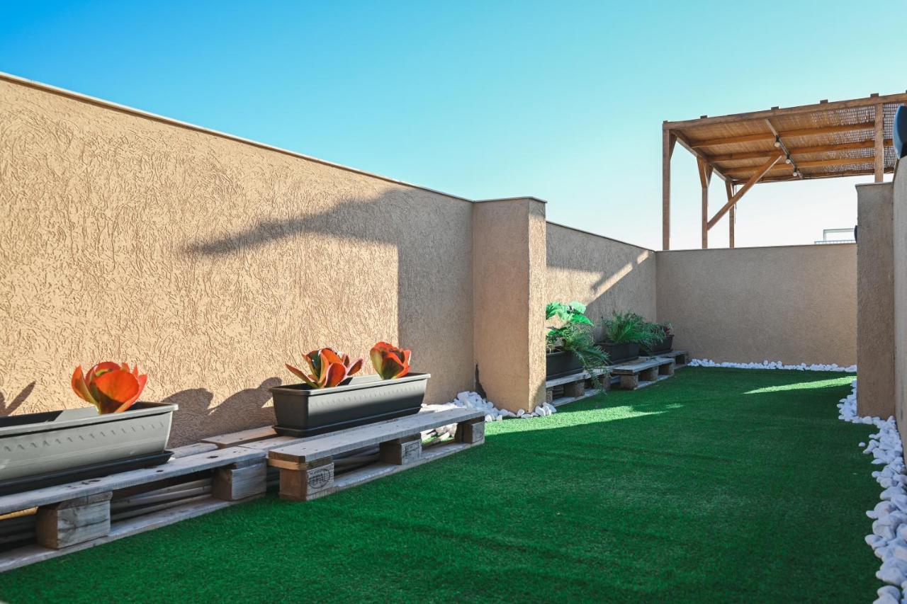 Anici Crt Penthouse 4 - With Private Rooftop Pool Victoria Exterior photo
