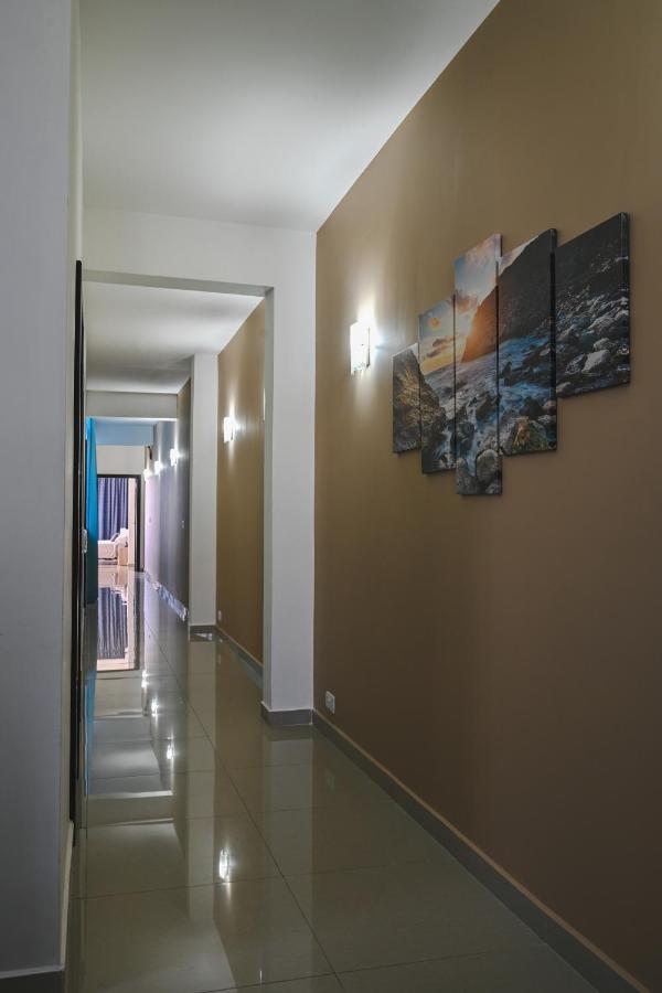 Anici Crt Penthouse 4 - With Private Rooftop Pool Victoria Exterior photo