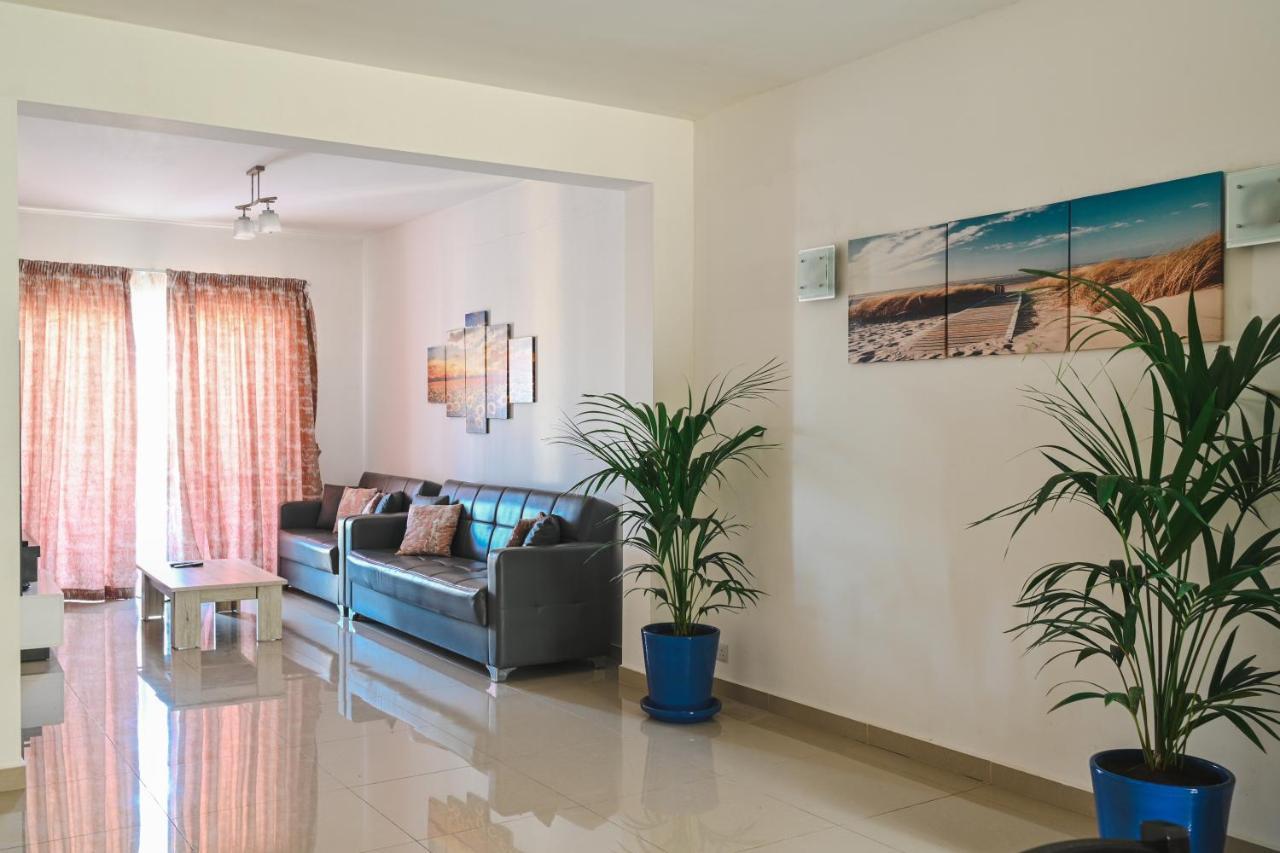 Anici Crt Penthouse 4 - With Private Rooftop Pool Victoria Exterior photo