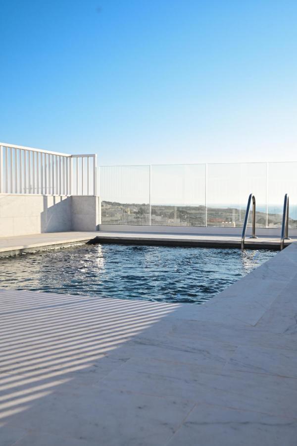 Anici Crt Penthouse 4 - With Private Rooftop Pool Victoria Exterior photo