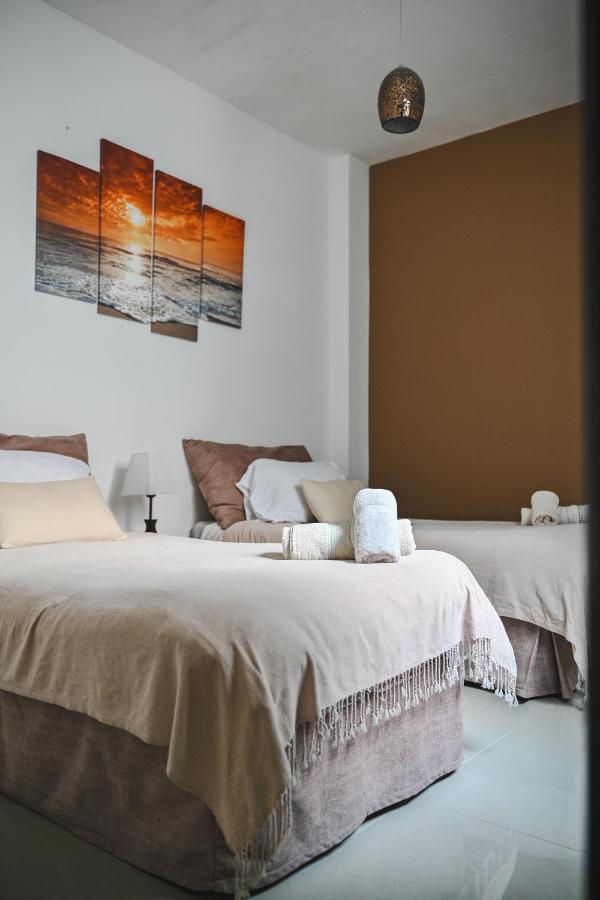 Anici Crt Penthouse 4 - With Private Rooftop Pool Victoria Exterior photo